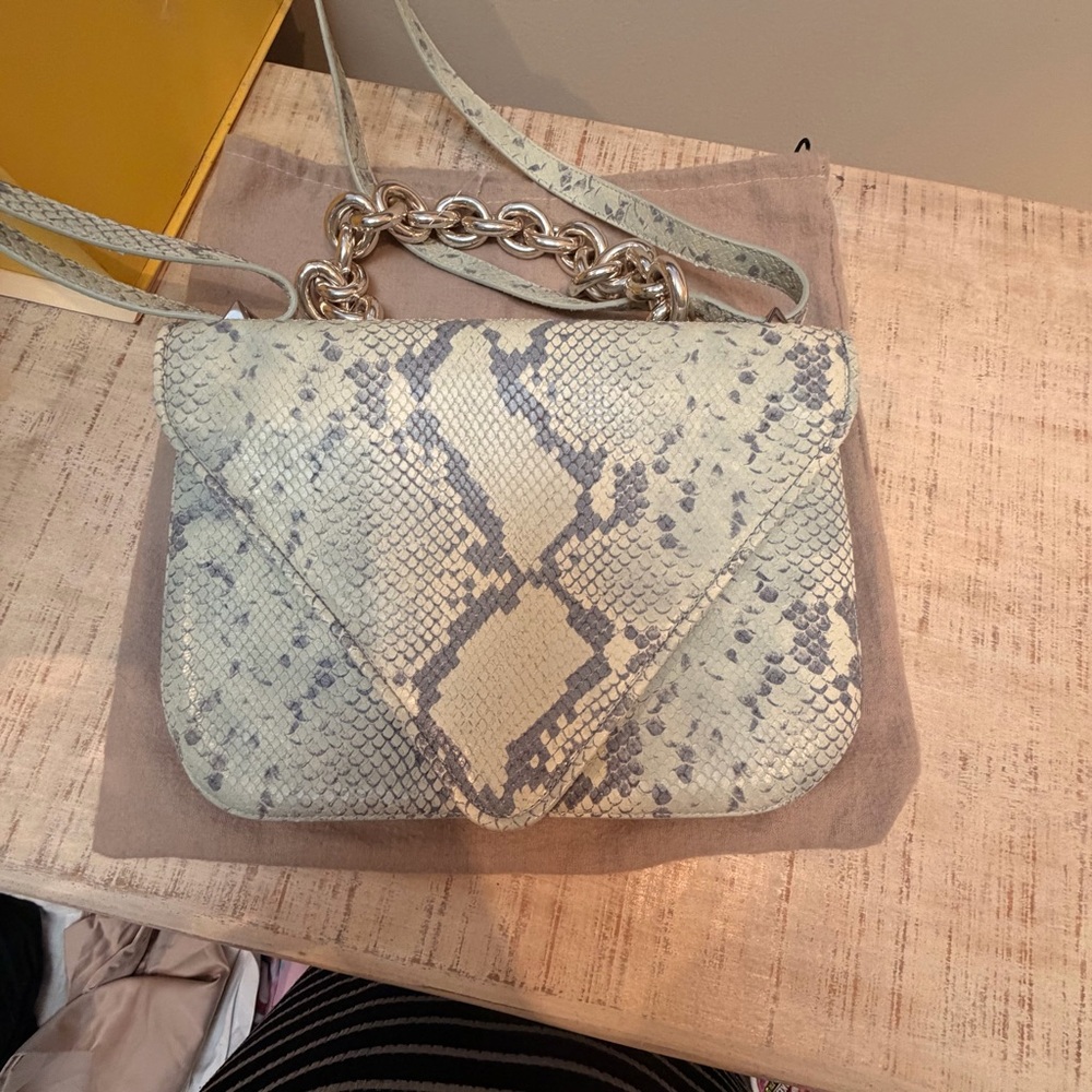Bottega Veneta Mount Python Envelope Bag - Picture 4 of 11